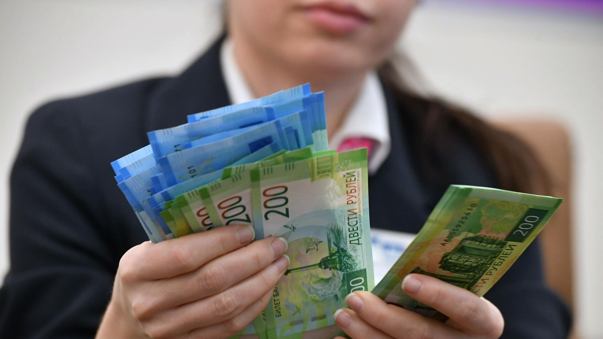 Самозапреты спасают клиентов ВТБ от потерь на 300 миллионов рублей ежемесячно