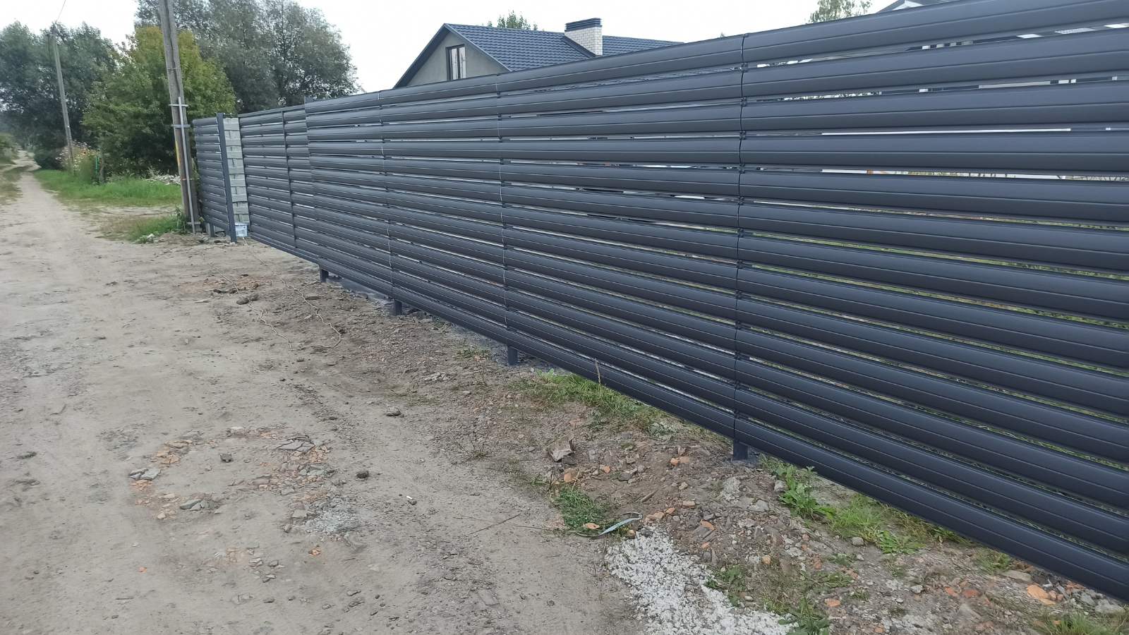 Как использовать штакетник в ремонте: практичные и стильные решения для дома и участка